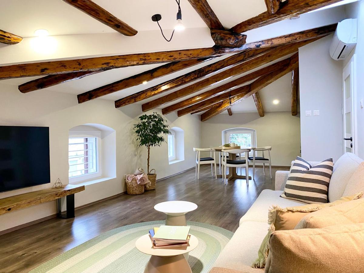 포레치 Parentium Loft Center Square 아파트 외부 사진