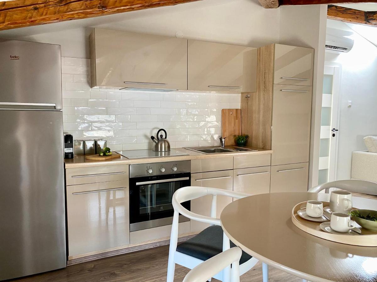 포레치 Parentium Loft Center Square 아파트 외부 사진